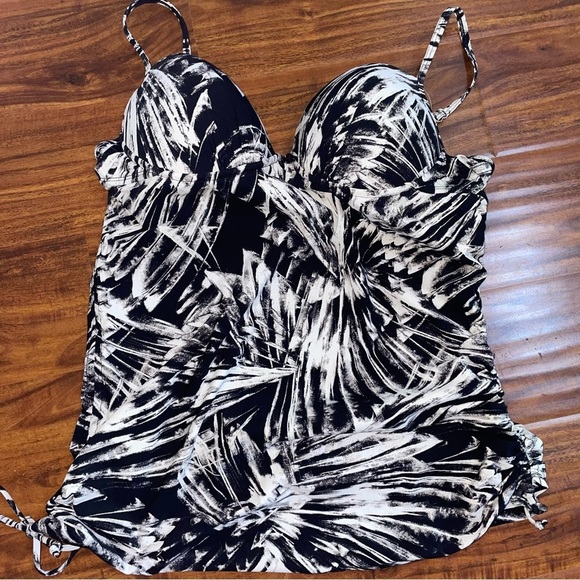 SPANX Other - Assets Sara Blakely SPANX Tankini Top Black White XL